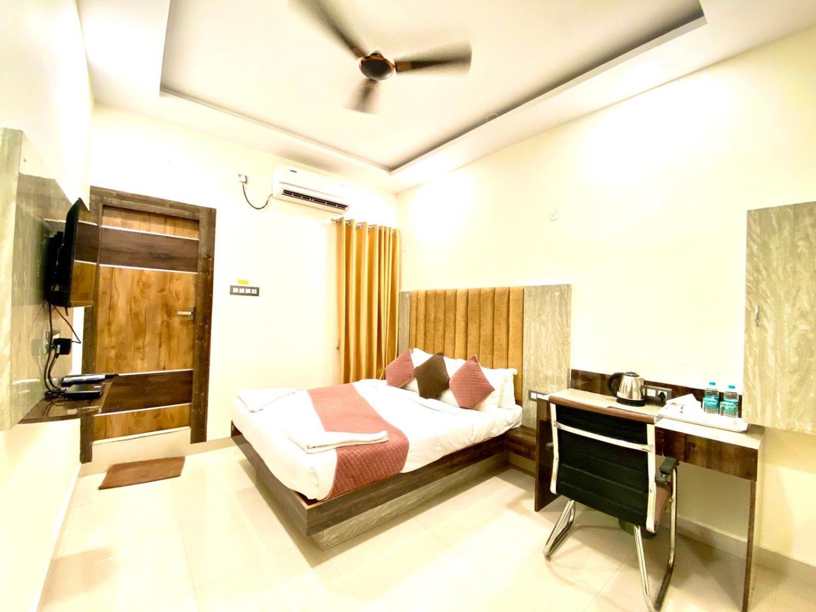 Hotel Sky International- Airport Zone Hyderabad 商沙巴 外观 照片