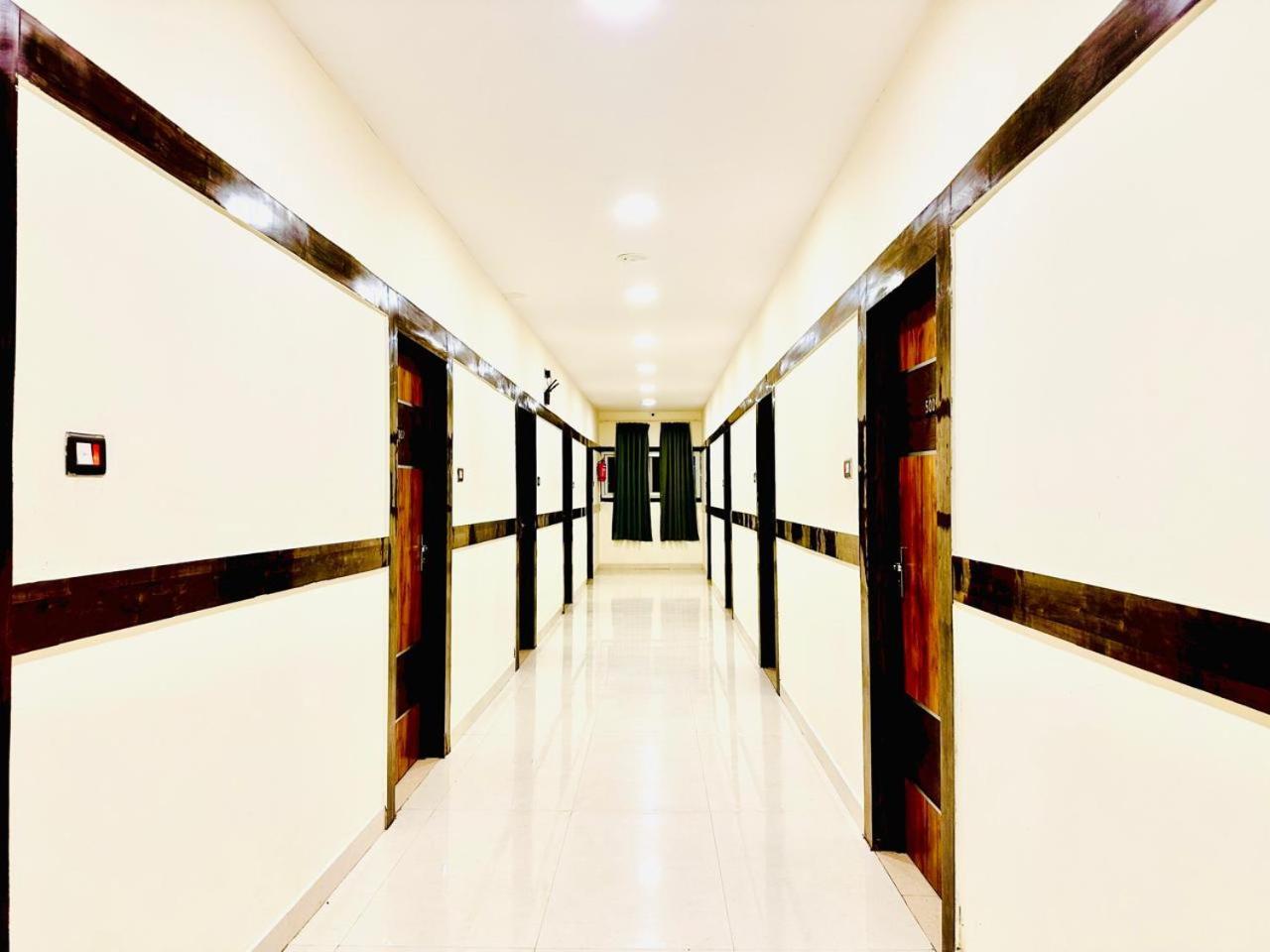 Hotel Sky International- Airport Zone Hyderabad 商沙巴 外观 照片