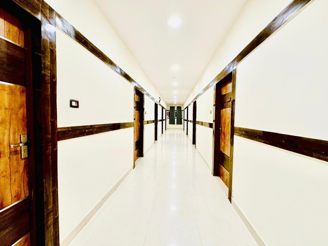 Hotel Sky International- Airport Zone Hyderabad 商沙巴 外观 照片