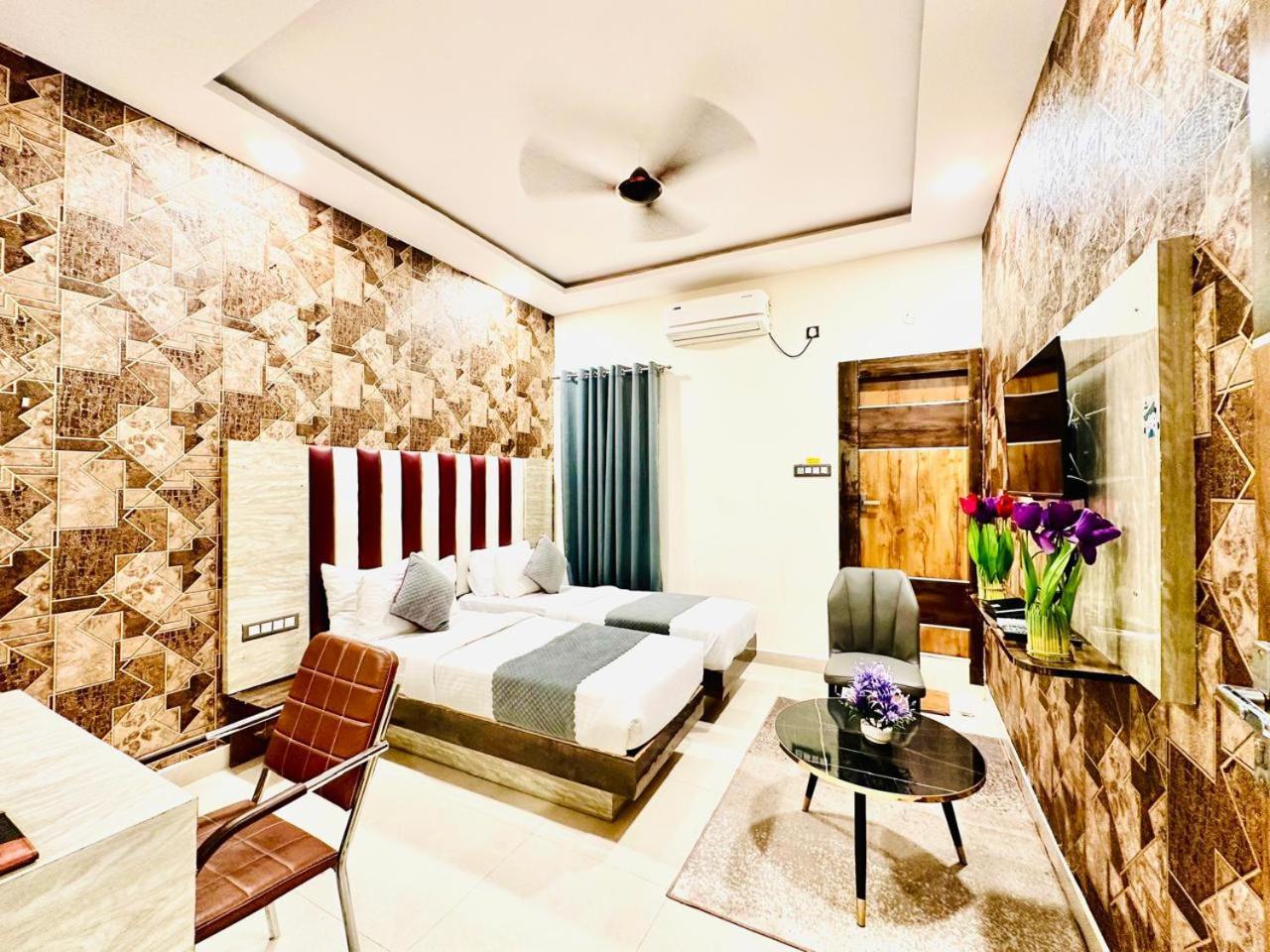 Hotel Sky International- Airport Zone Hyderabad 商沙巴 外观 照片