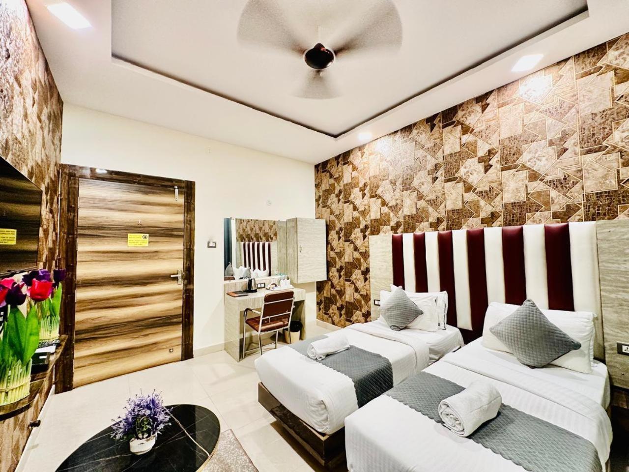 Hotel Sky International- Airport Zone Hyderabad 商沙巴 外观 照片