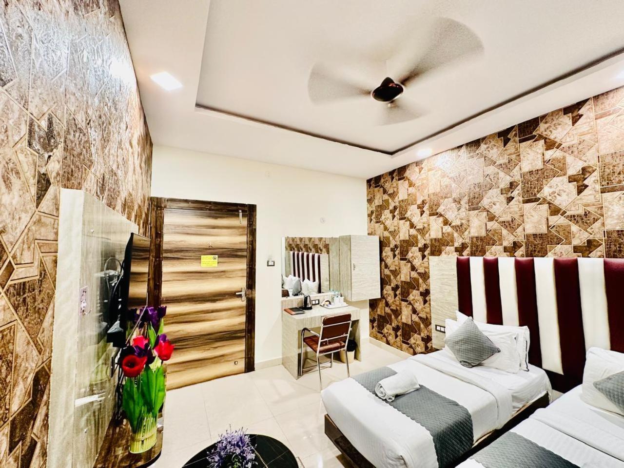 Hotel Sky International- Airport Zone Hyderabad 商沙巴 外观 照片
