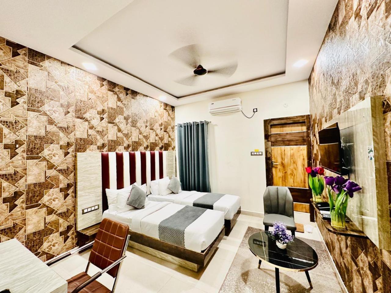 Hotel Sky International- Airport Zone Hyderabad 商沙巴 外观 照片