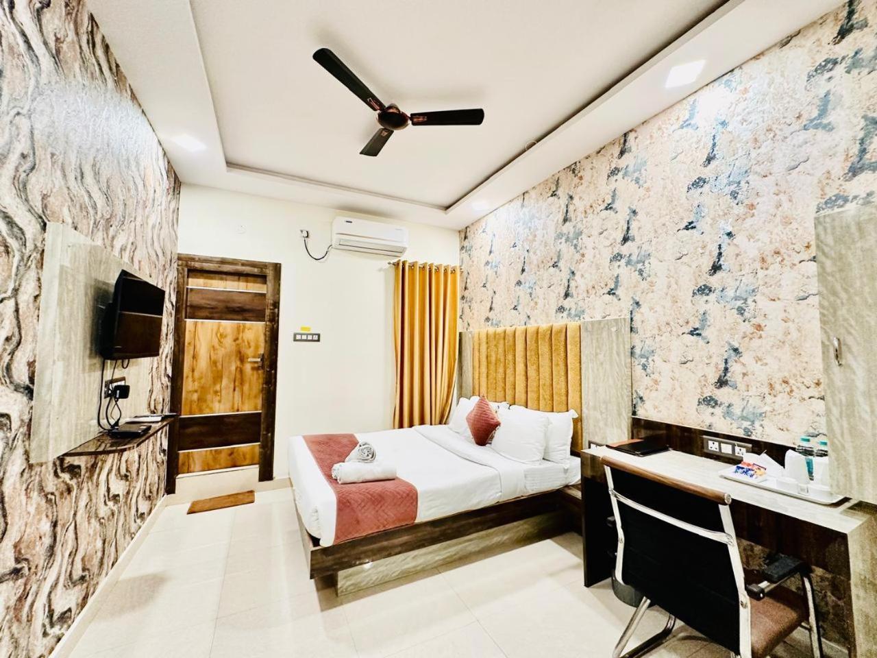 Hotel Sky International- Airport Zone Hyderabad 商沙巴 外观 照片