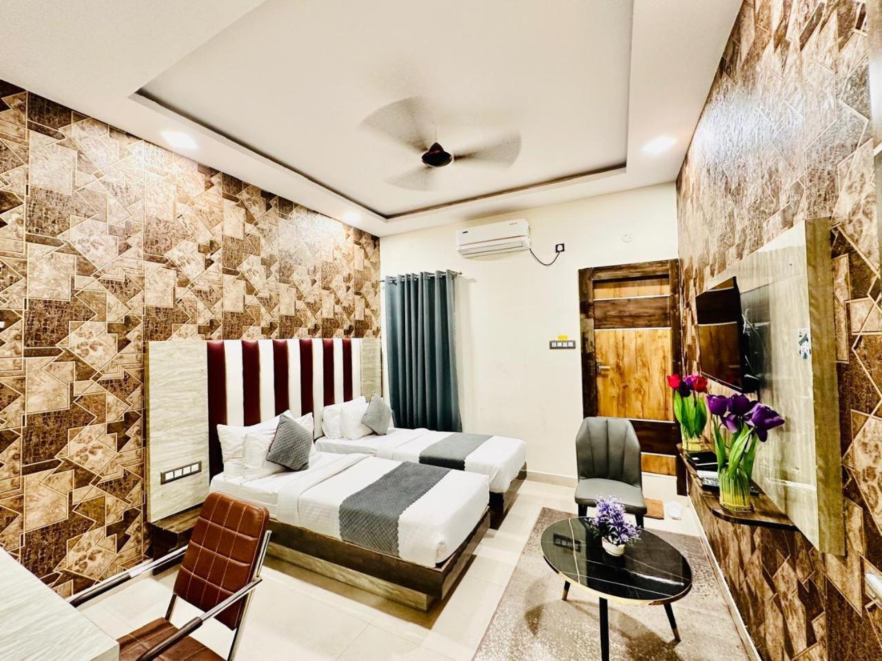 Hotel Sky International- Airport Zone Hyderabad 商沙巴 外观 照片